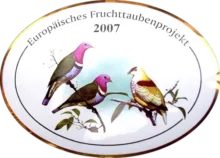 Logo des Europäischen Fruchttaubenprojekts mit drei Fruchttauben und Jahreszahl 2007